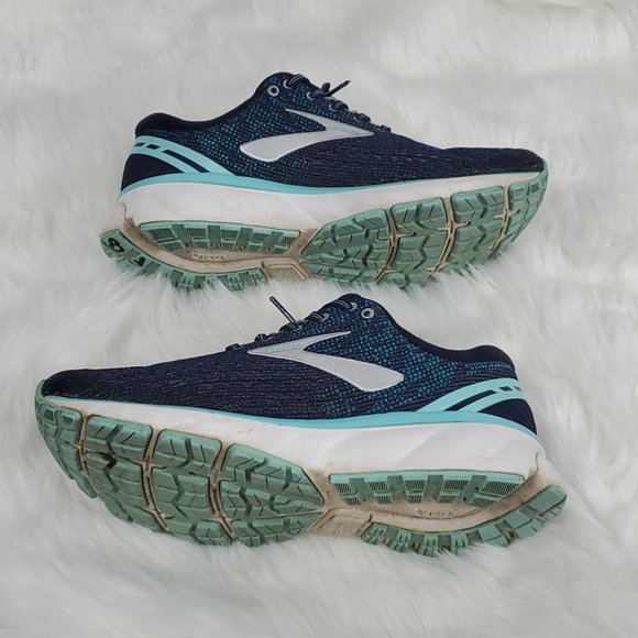 Brooks Shoes Brooks Cushion Neutral Chest 1 Shoes Women Size 8